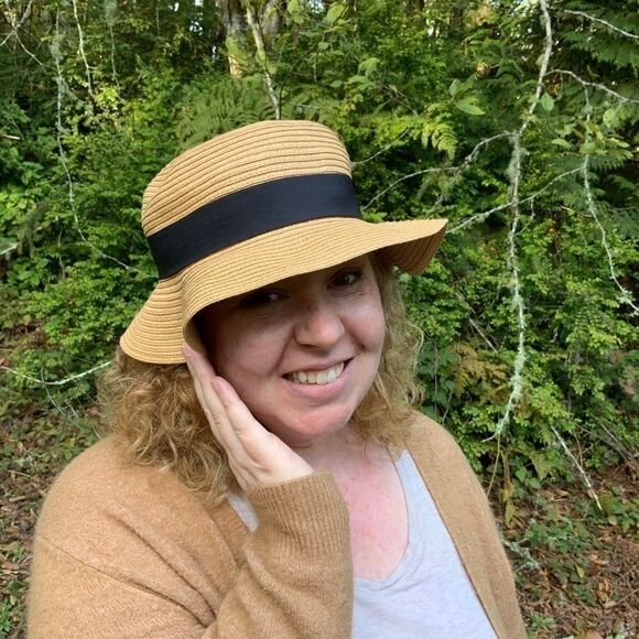 Nordstrom straw summer hat w/bee accent - Picture 2 of 8